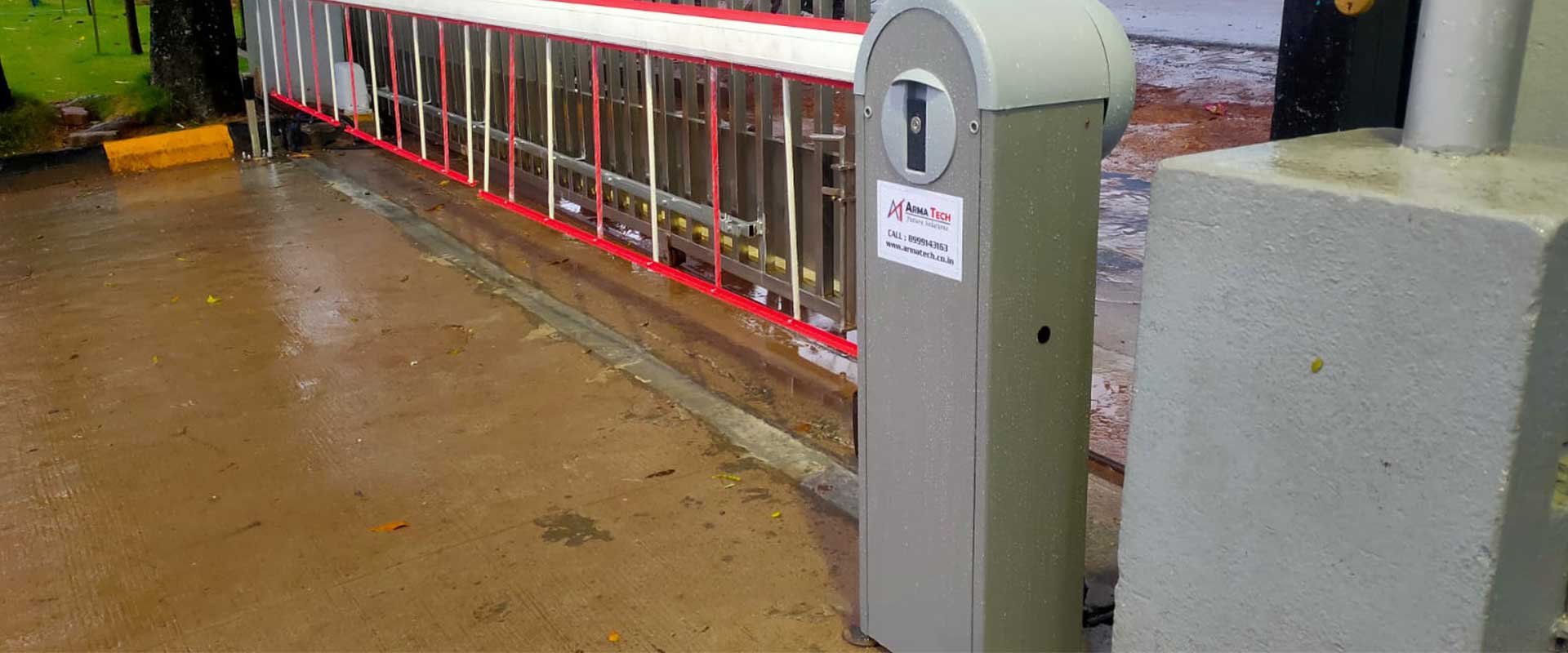 Premium Automatic Boom Barrier With Fencing